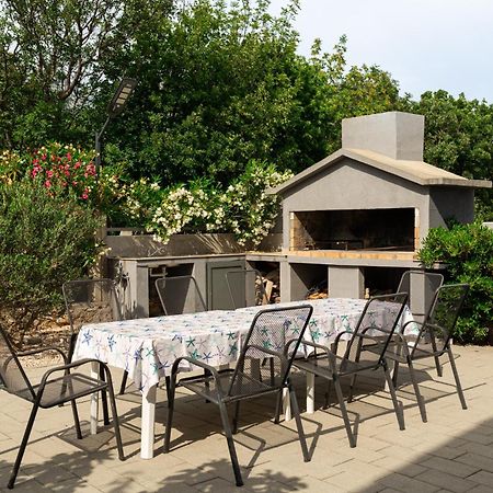 Apartments Zanic With Private Swimming Pool And Sea View Stari Grad Kültér fotó