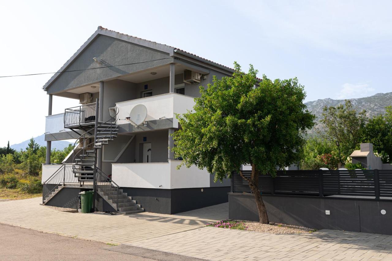 Apartments Zanic With Private Swimming Pool And Sea View Stari Grad Kültér fotó