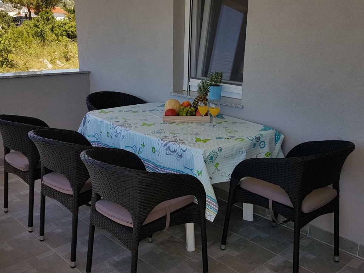 Apartments Zanic With Private Swimming Pool And Sea View Stari Grad Kültér fotó
