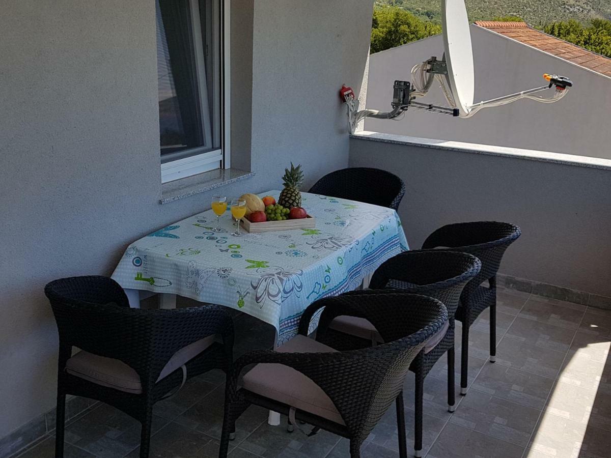 Apartments Zanic With Private Swimming Pool And Sea View Stari Grad Kültér fotó