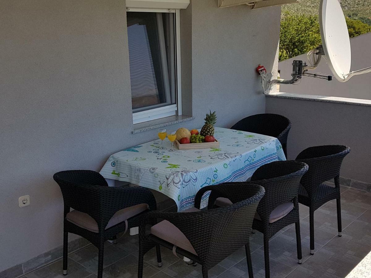 Apartments Zanic With Private Swimming Pool And Sea View Stari Grad Kültér fotó